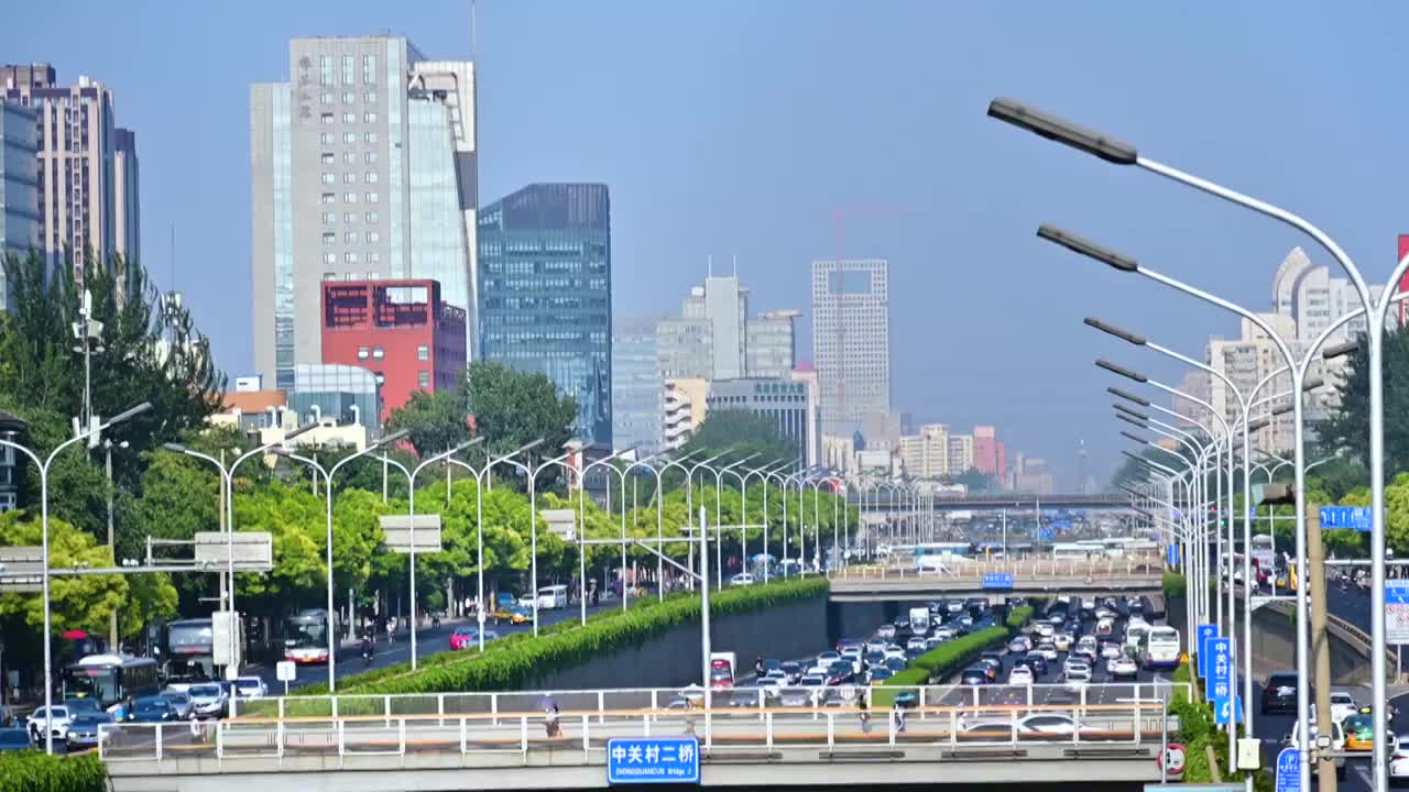 北京三环路上的车流川流不息视频素材