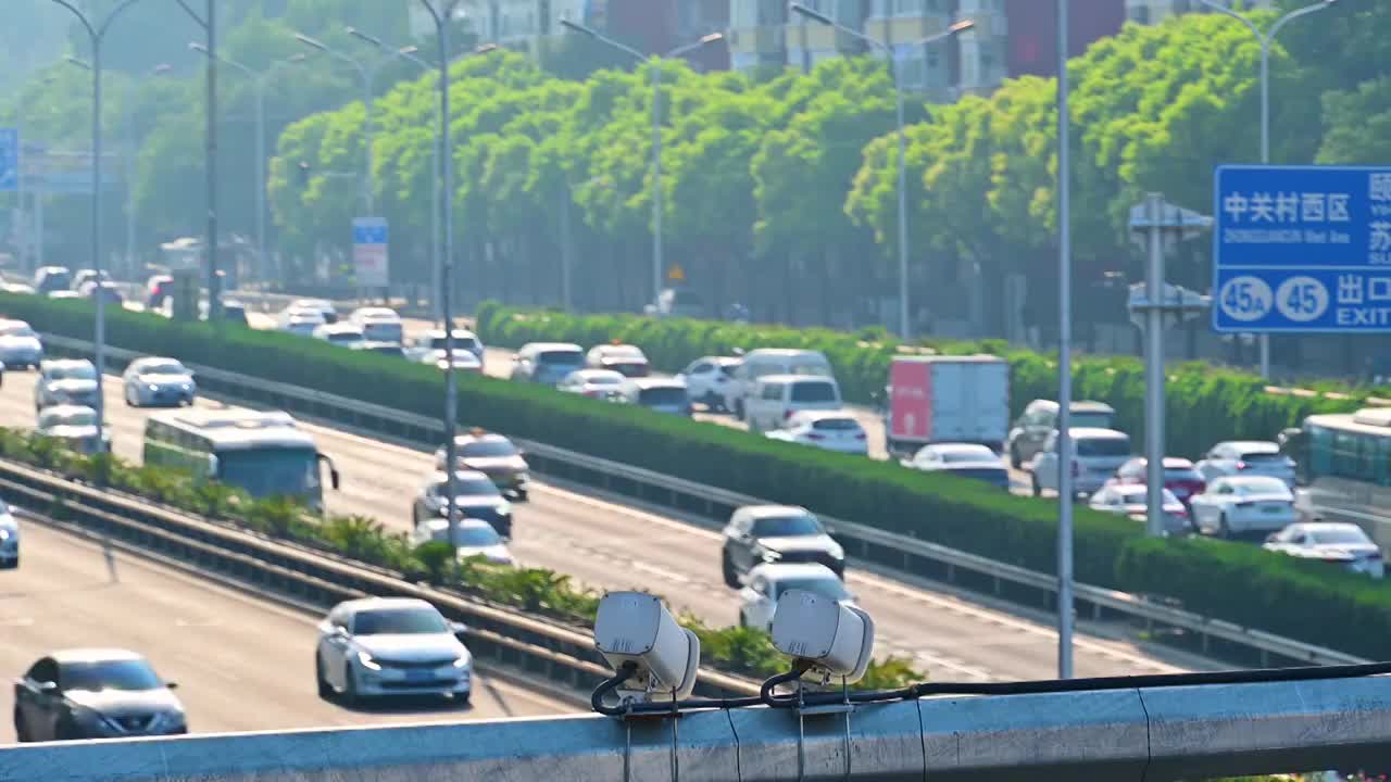 北京三环路上的车流川流不息视频素材