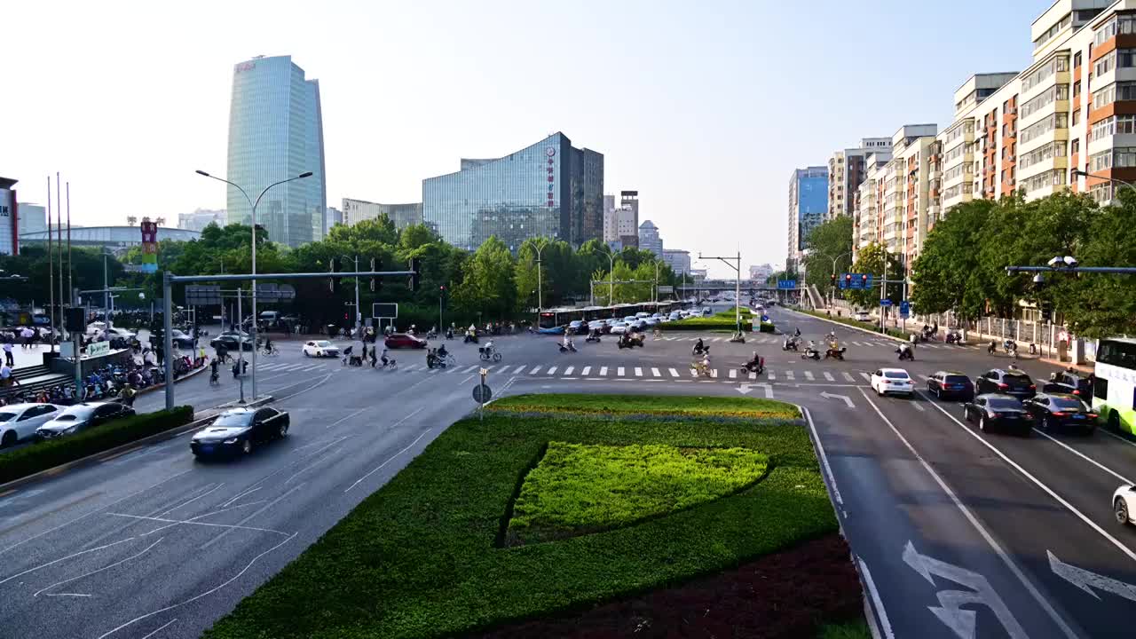 北京三环路上的车流川流不息视频素材