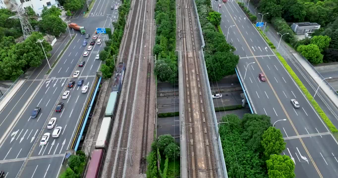 江苏省无锡市火车站和谐号复兴号高铁行驶画面视频素材