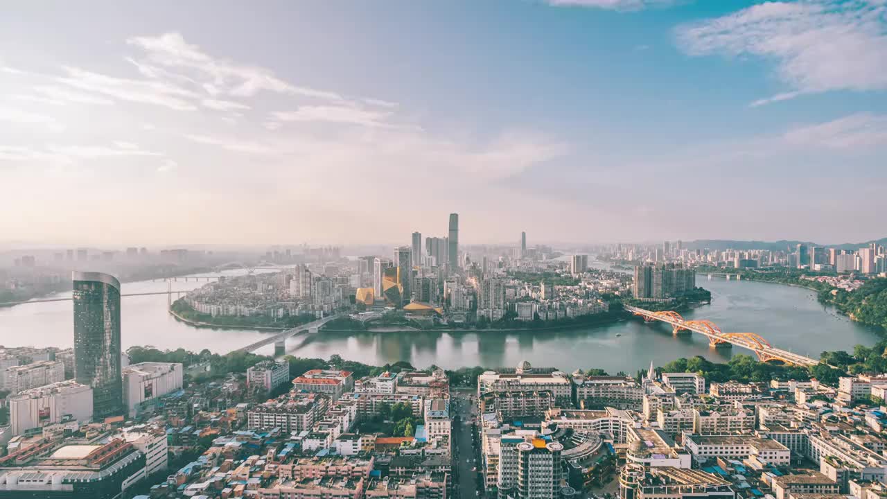 柳州市中心全景延时摄影，马鞍山视角视频素材