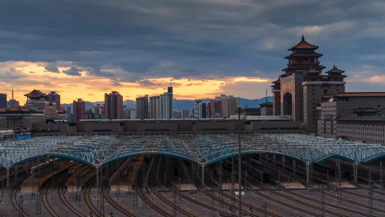 北京西客站夏天傍晚夕阳延时视频素材