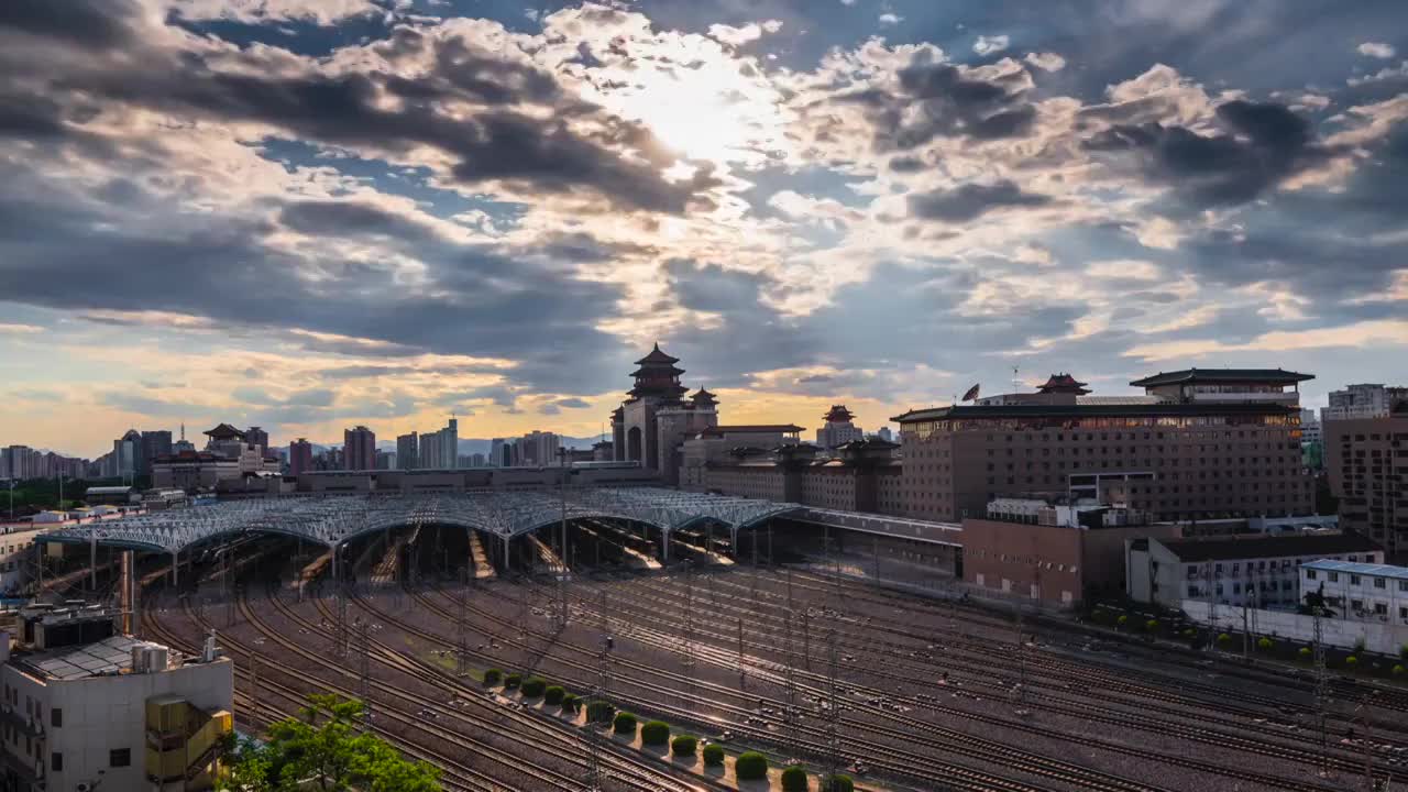 北京西客站夏天傍晚夕阳延时视频素材