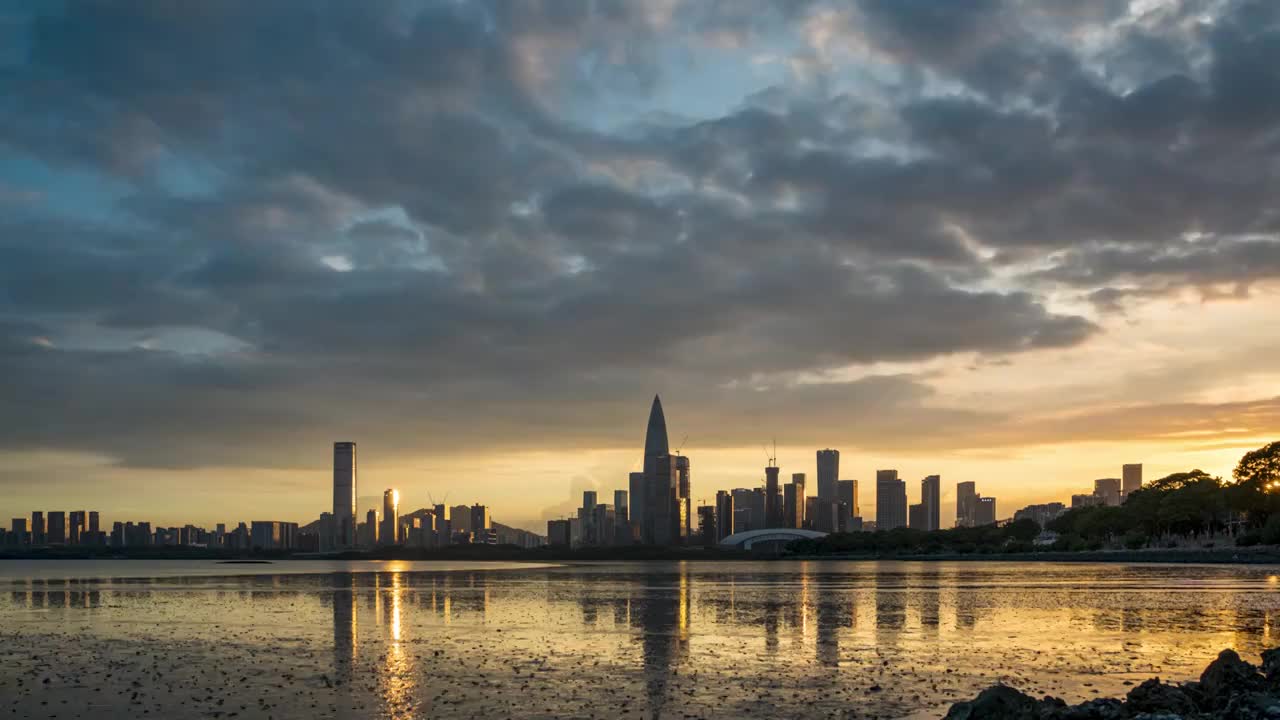 深圳湾晚霞日转夜延时视频下载