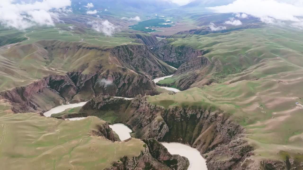 阔克苏大峡谷 新疆伊犁 喀拉峻草原 阔克苏河视频素材