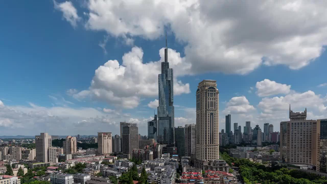 南京城市天际线蓝天白云延时 紫峰大厦 玄武湖视频素材