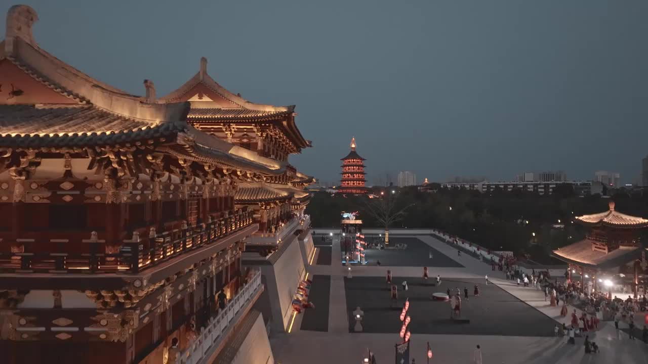 航拍隋唐洛阳城九洲池夜景视频素材