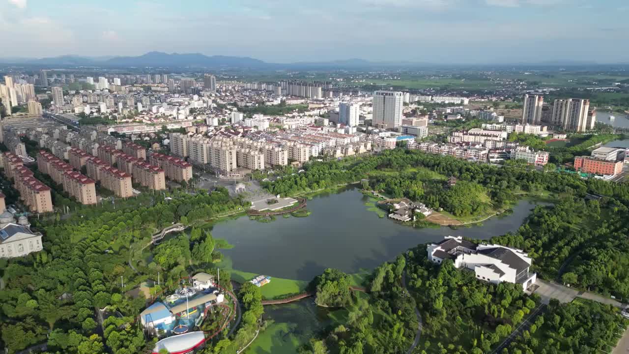 航拍安徽省宣城市郎溪县静湖公园夏日风光视频素材