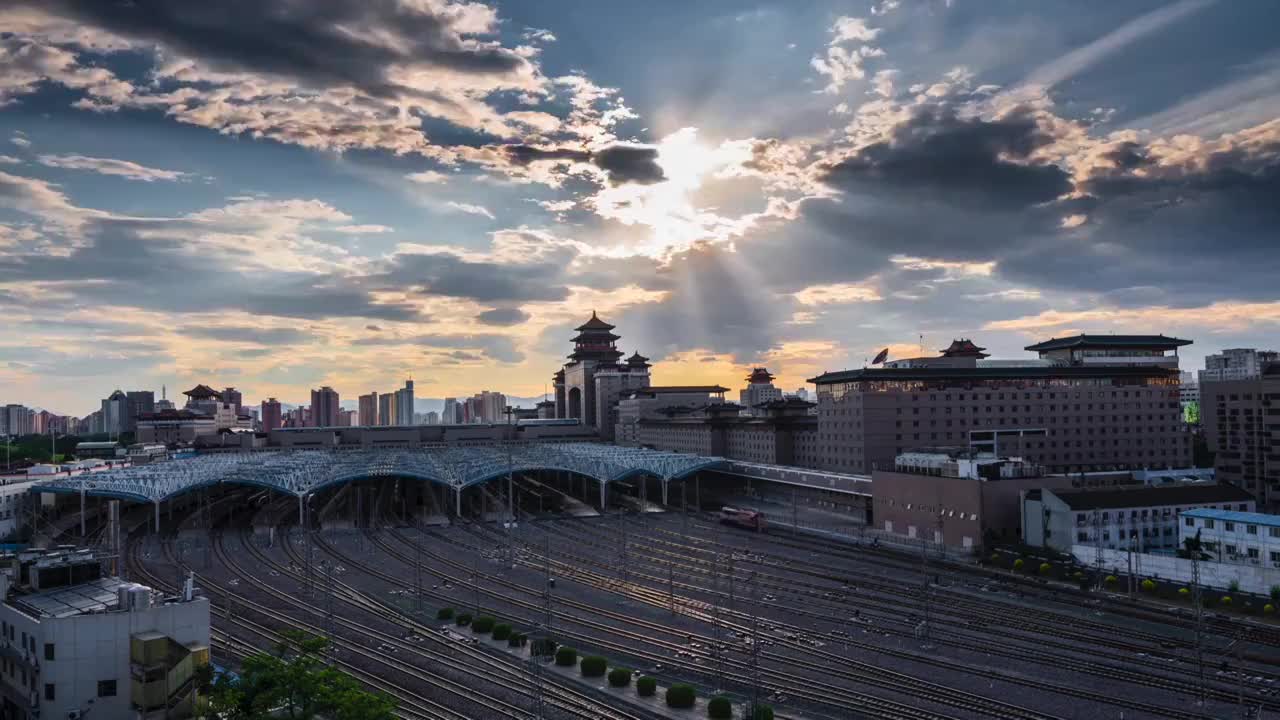 北京西客站夏天傍晚夕阳延时视频素材