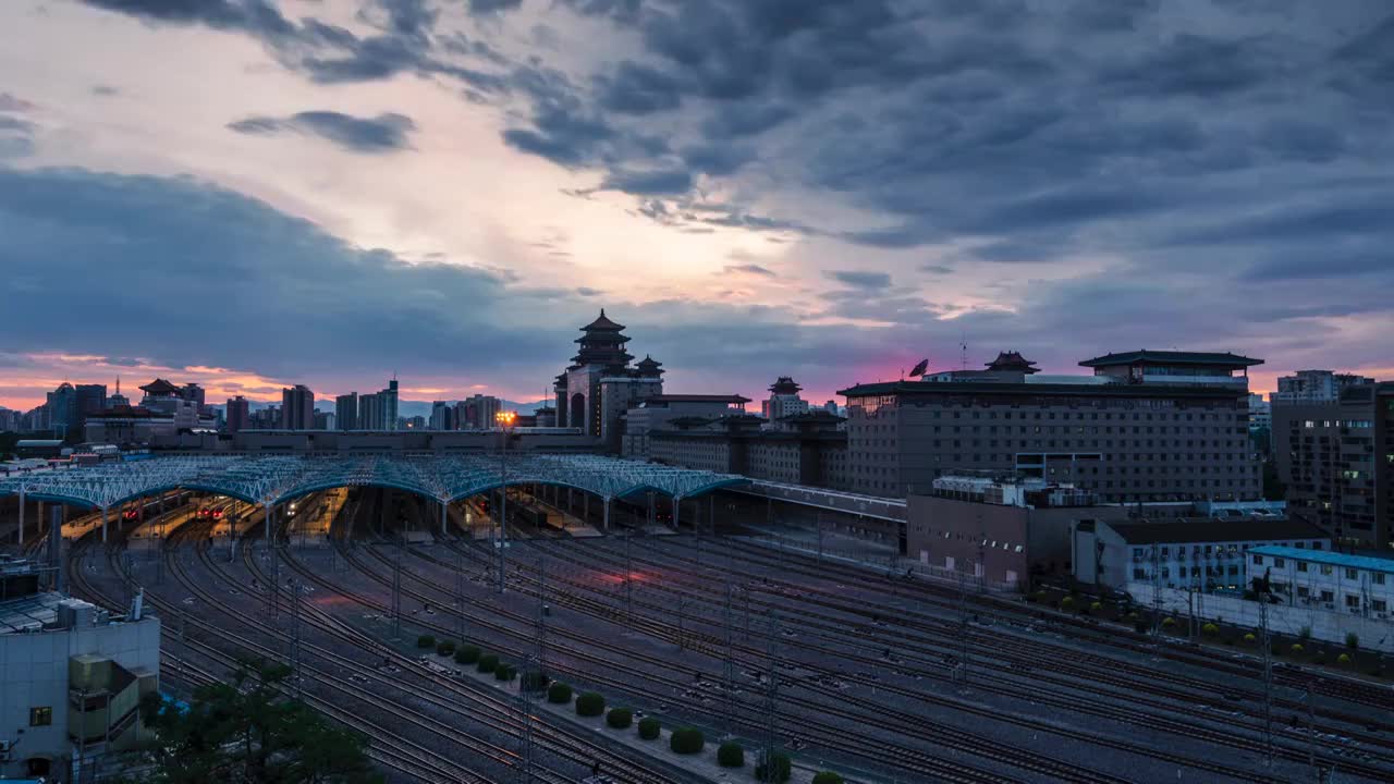 北京西客站夏天傍晚夕阳延时视频素材