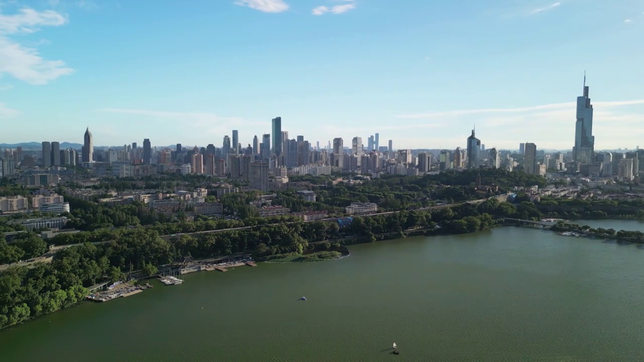 南京玄武湖城市风光航拍视频素材