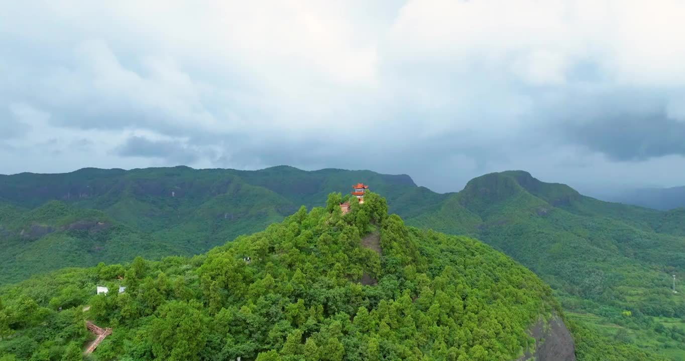 航拍夏季陕西铜川照金丹霞地貌和大香山寺风光视频素材