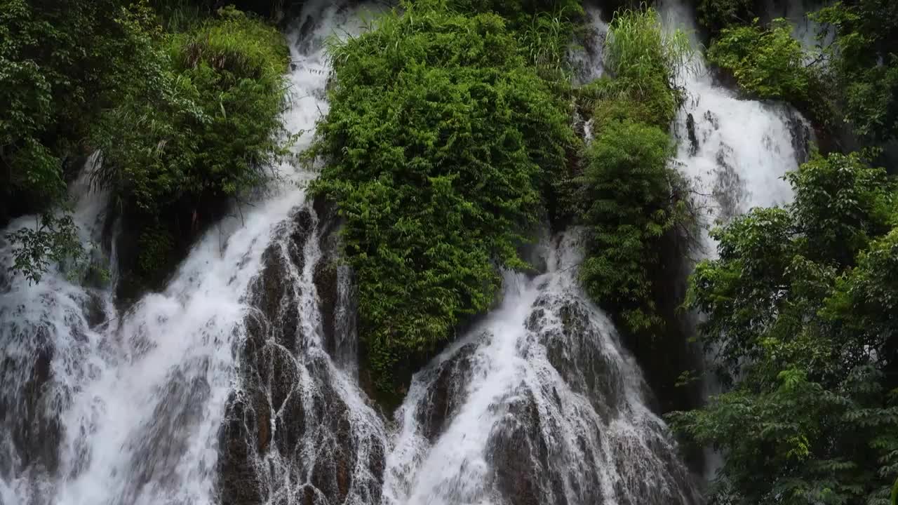 荔波小七孔拉雅瀑布视频素材