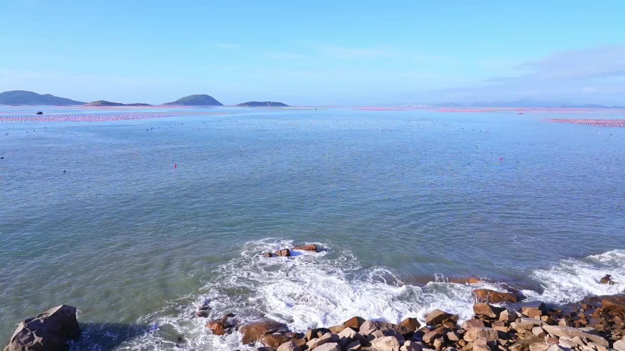 福建宁德霞浦海边礁石海浪视频下载