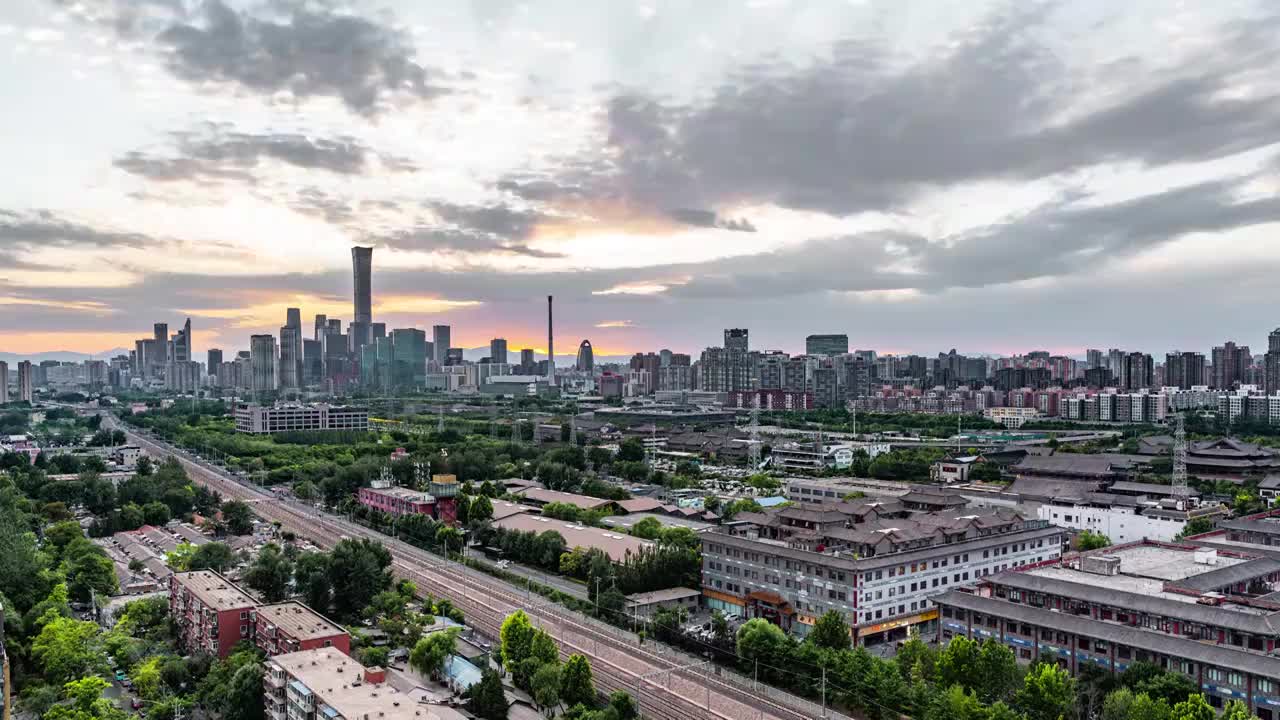 北京国贸天际线百子湾京哈铁路日转夜8K60视频素材