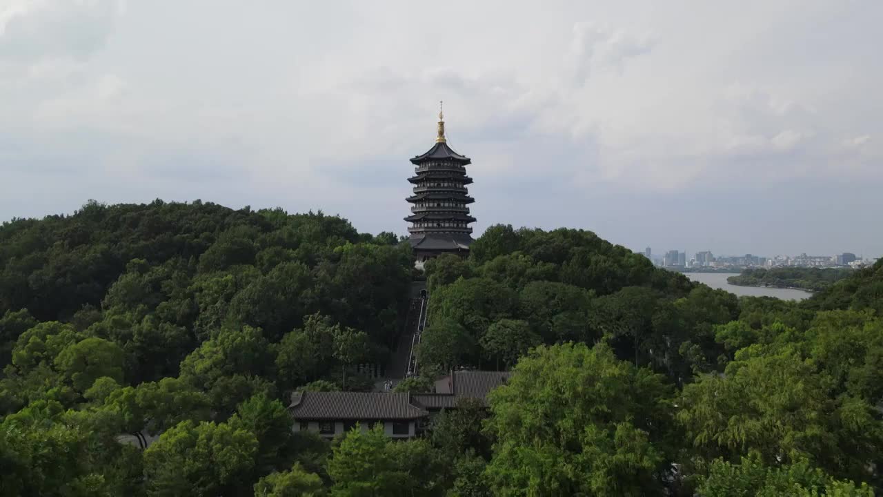 杭州西湖雷峰塔航拍风光视频素材