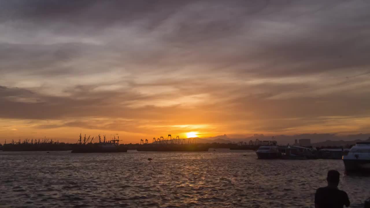 台风登陆前夕汕尾海边落日景色视频素材