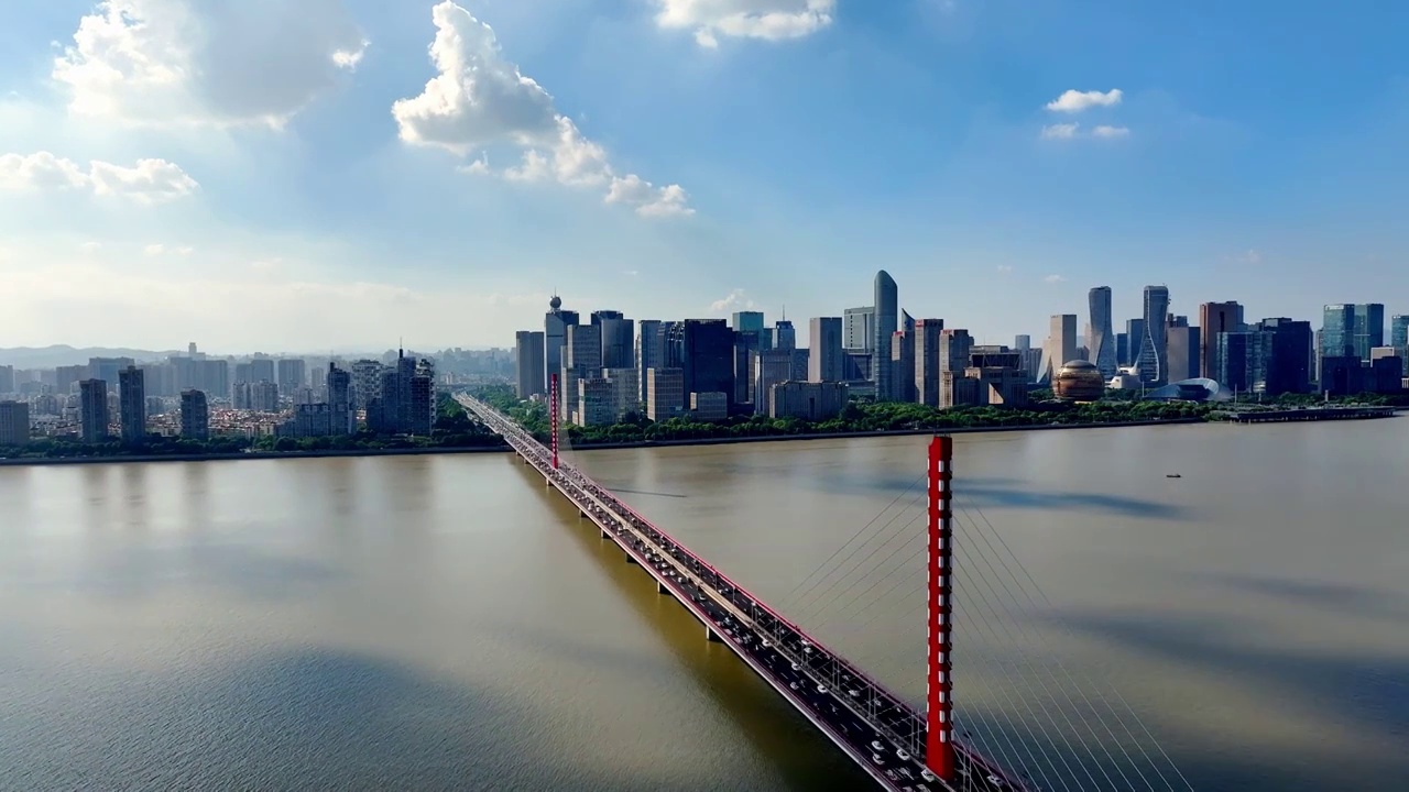 航拍杭州西兴大桥城市阳台视频素材