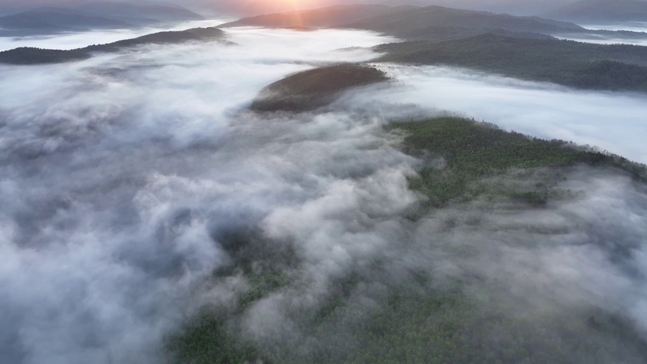 航拍黎明山川云海朝阳视频素材