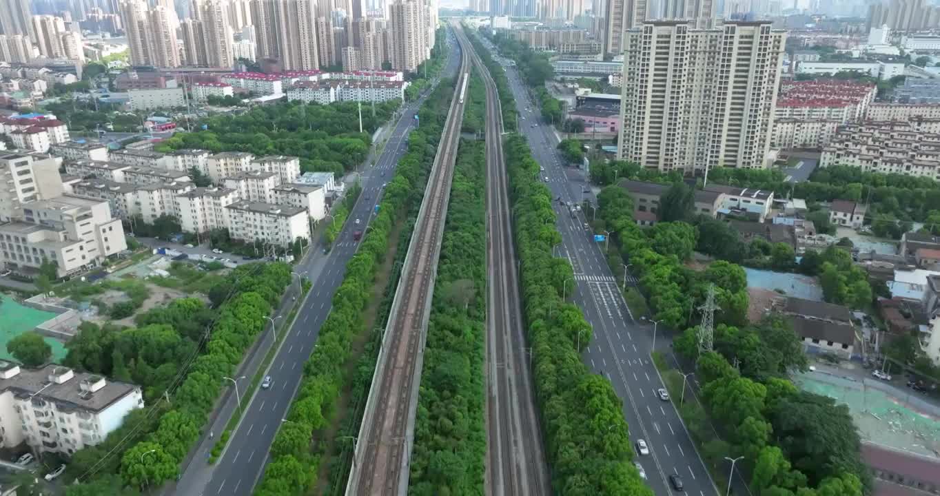 江苏省无锡市火车站城际铁路高铁运输画面视频素材