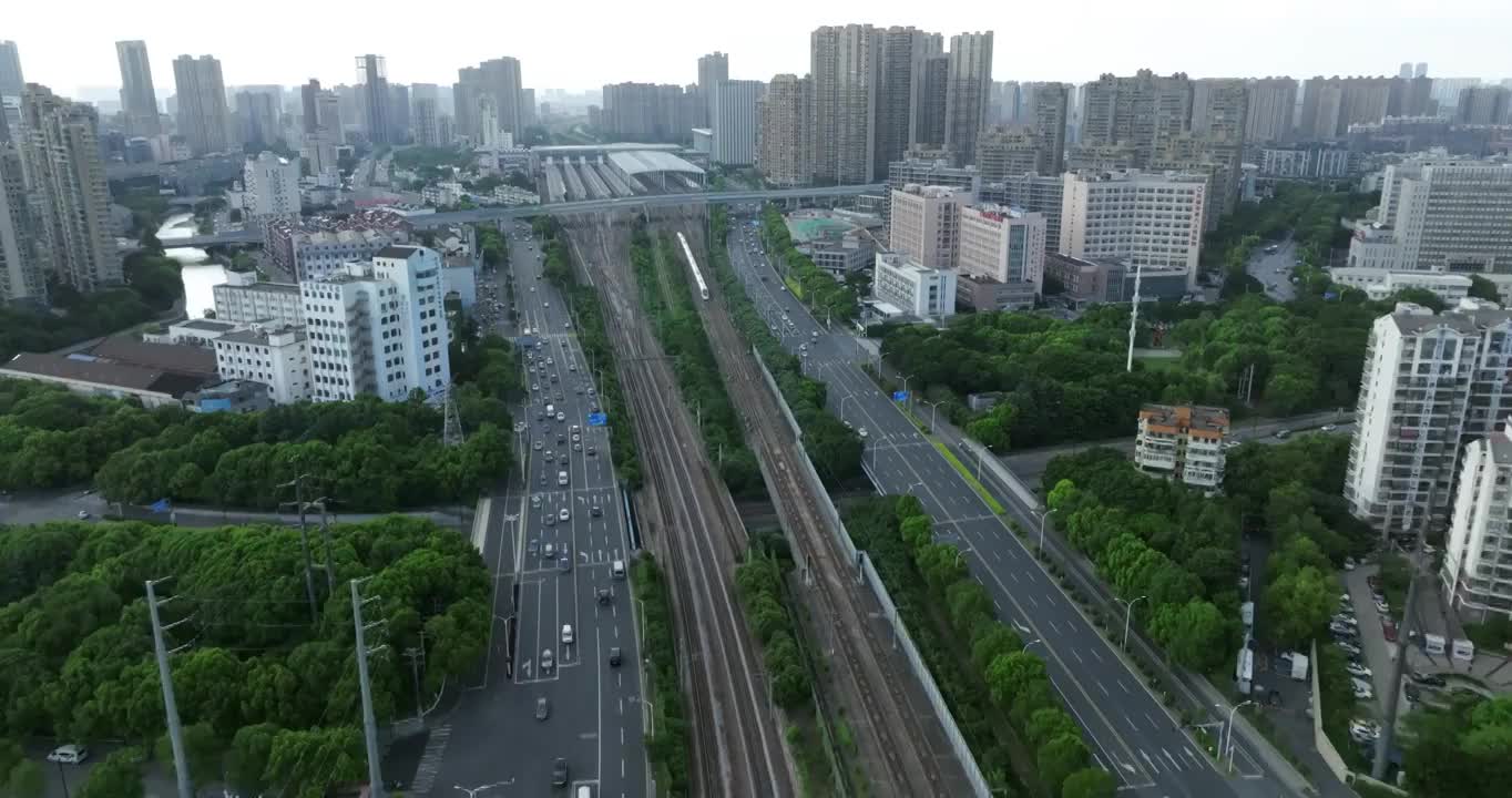 江苏省无锡市火车站城际铁路高铁运输画面视频素材