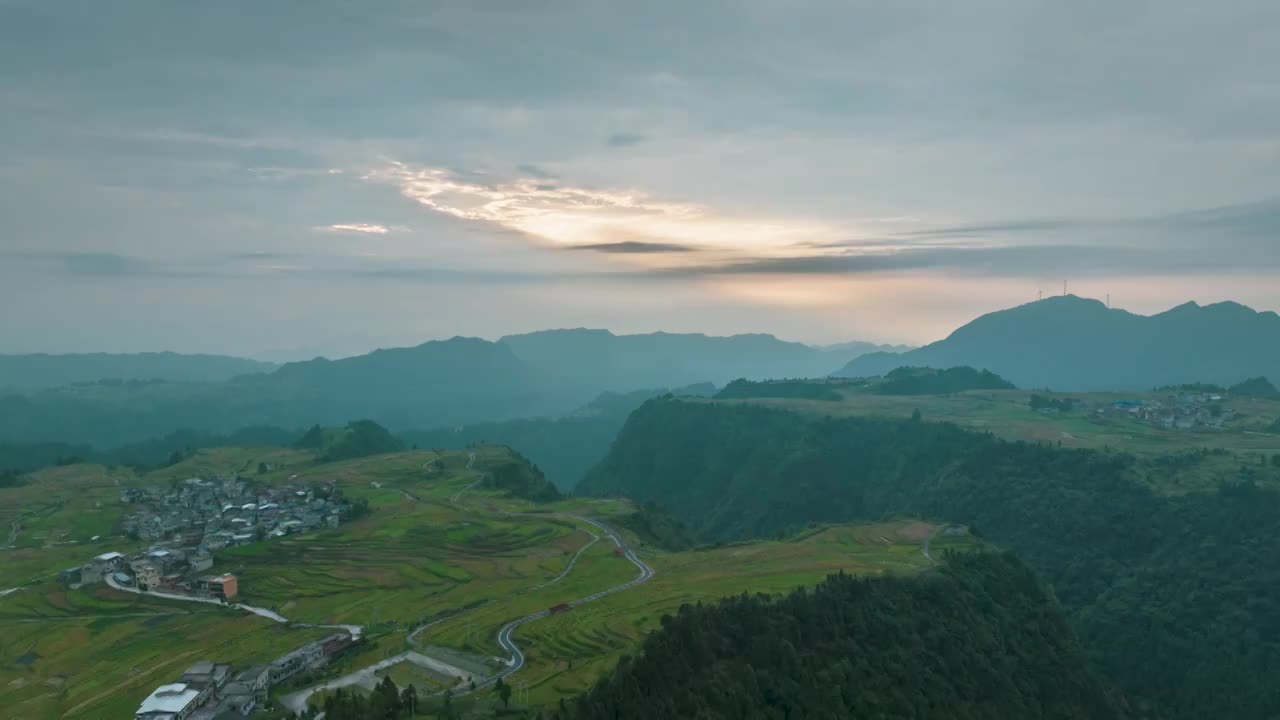 延时摄影贵州黔南独山县的自然风光视频素材