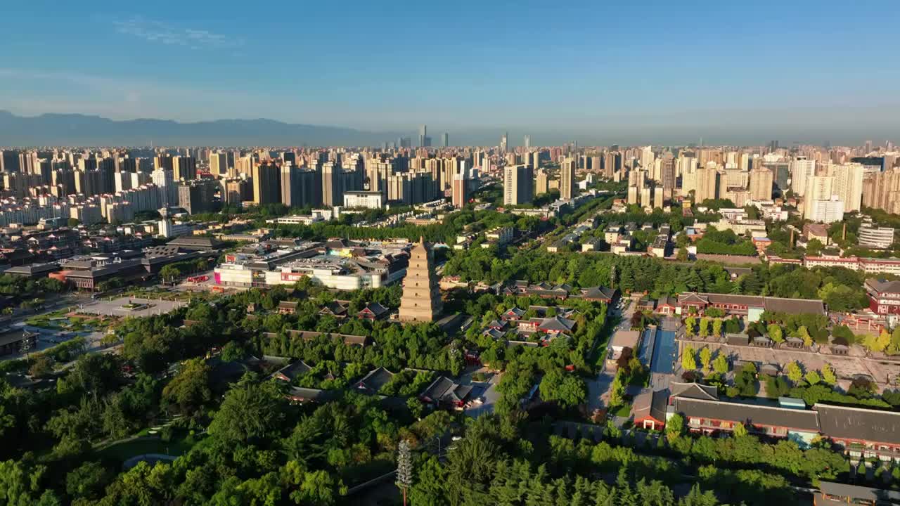 大雁塔西安陕西航拍城市地标夜景古建筑观光视频素材