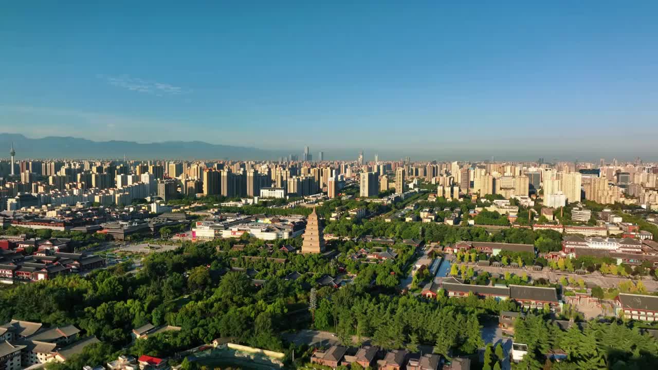 大雁塔西安陕西航拍城市地标夜景古建筑观光视频素材