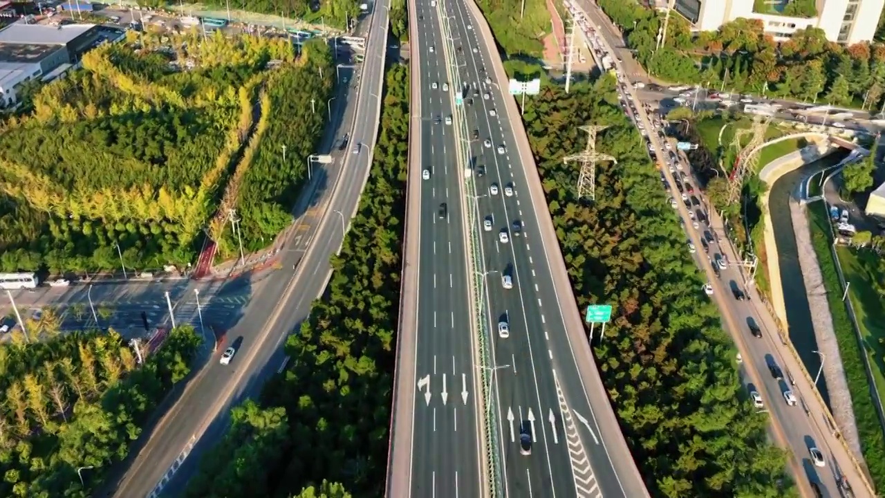 道路延时公路延高速路交通延车流高速路道路视频素材