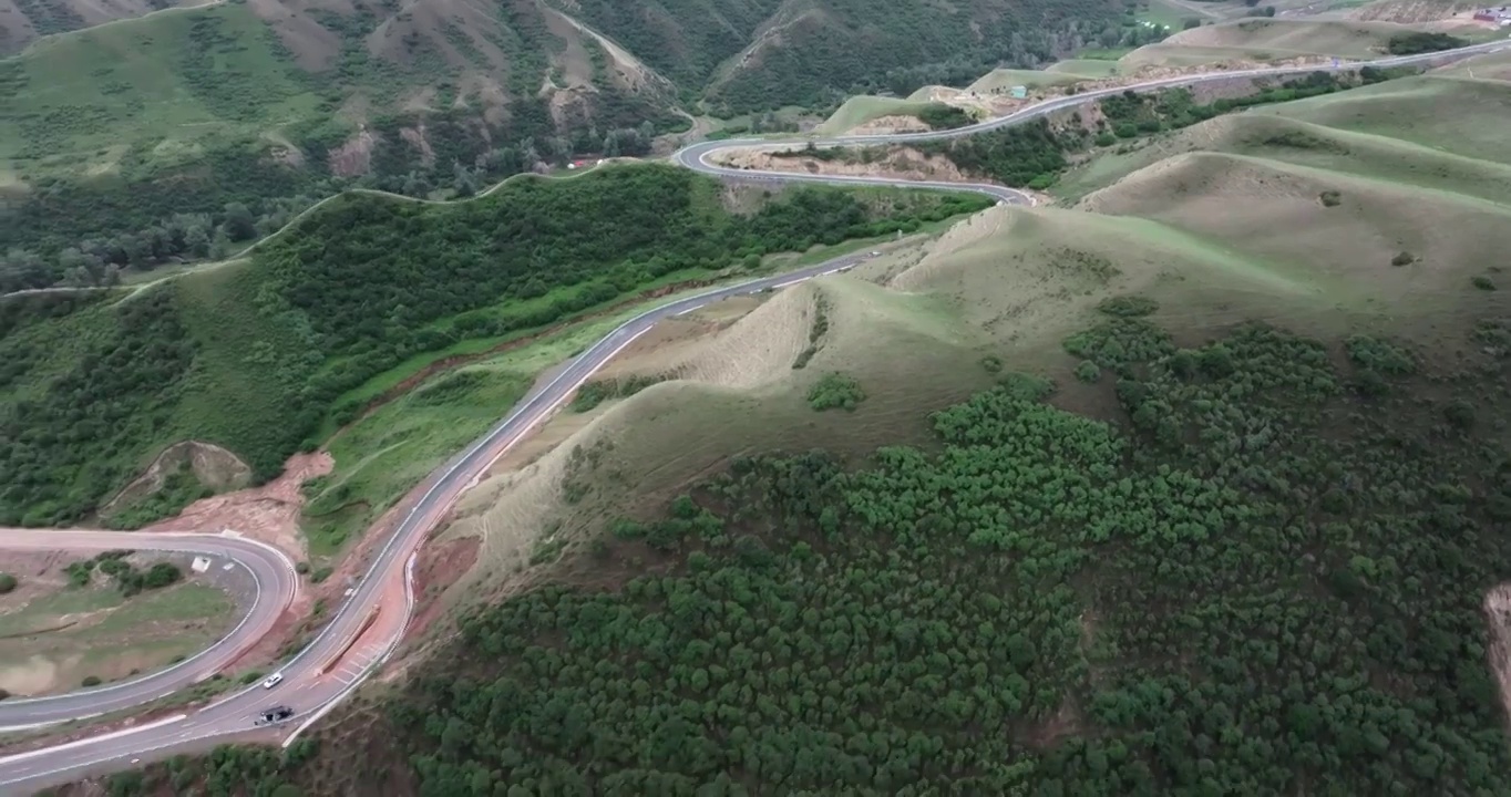 101省道百里丹霞风景道航拍视频素材