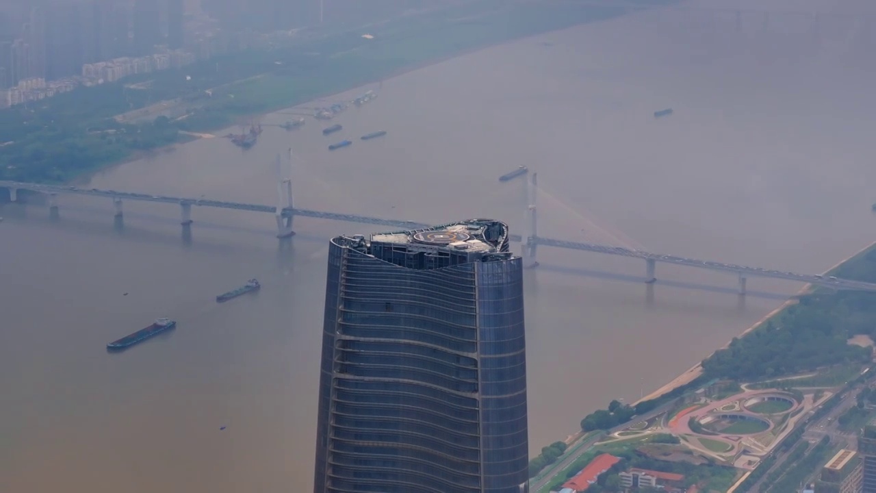 航拍夏季雨后武汉绿地中心云景风光视频下载