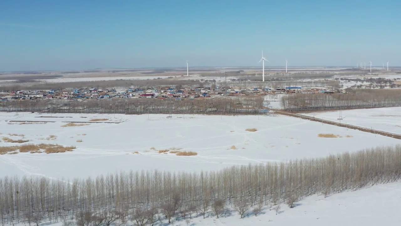 航拍东北冬天雪地村庄视频素材