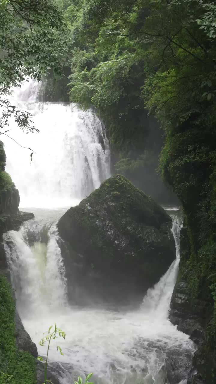 贵州开阳香水岩瀑布视频素材