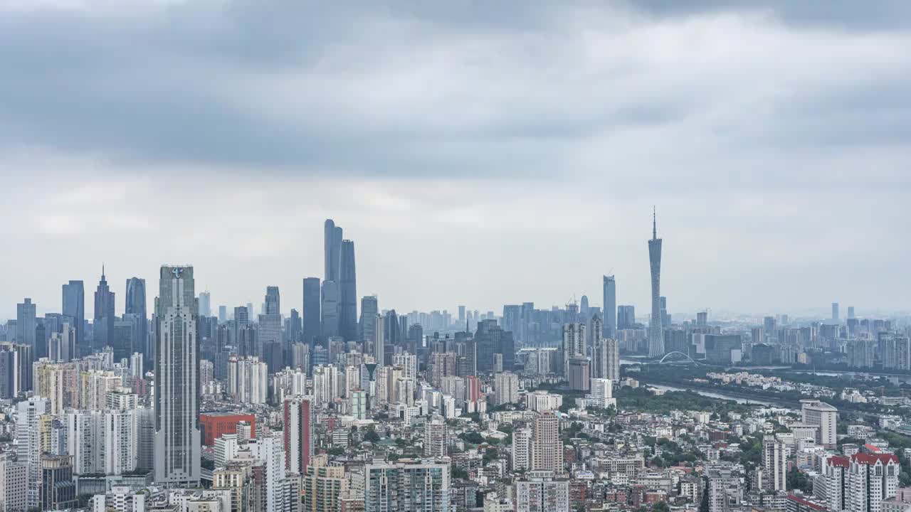 多云天气下的广州城市天际线风光视频素材