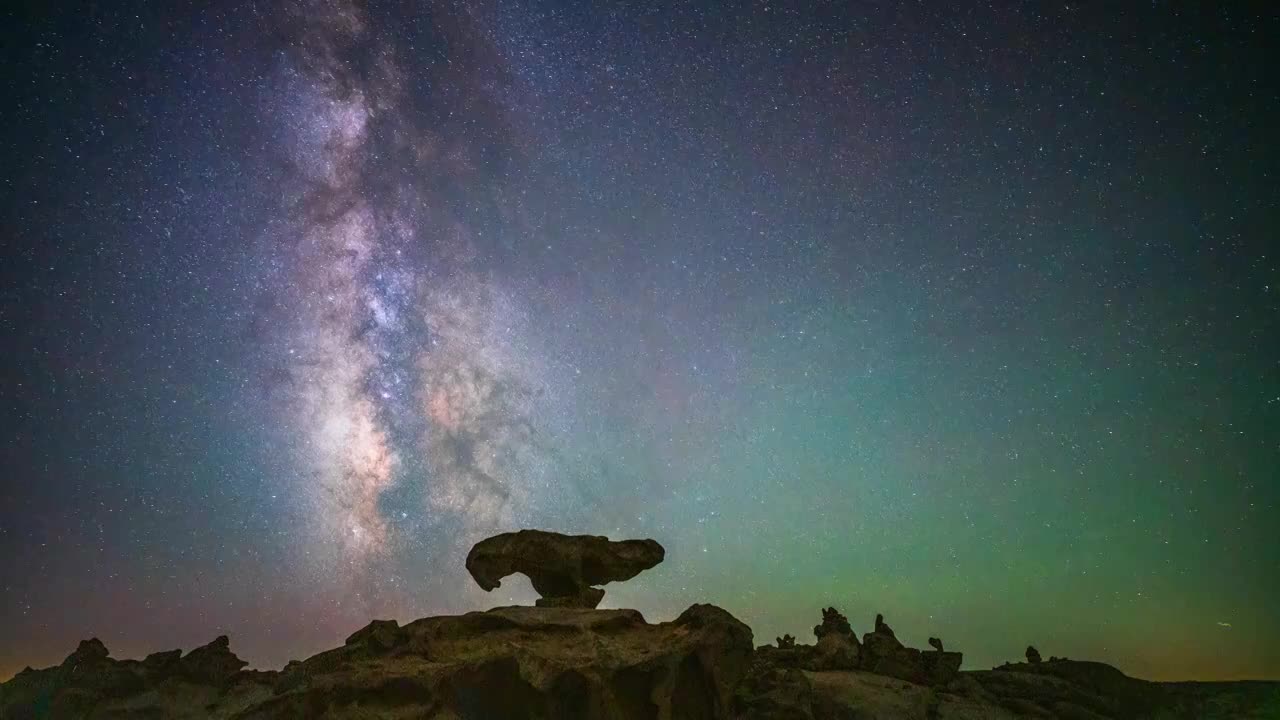 内蒙古海森楚鲁怪石城银河星空视频素材