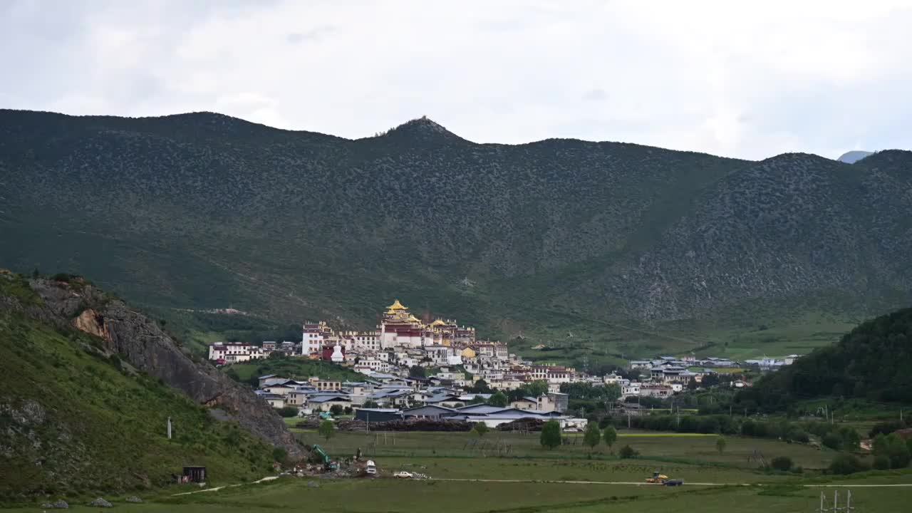 云南迪庆香格里拉松赞林寺延时风光视频素材