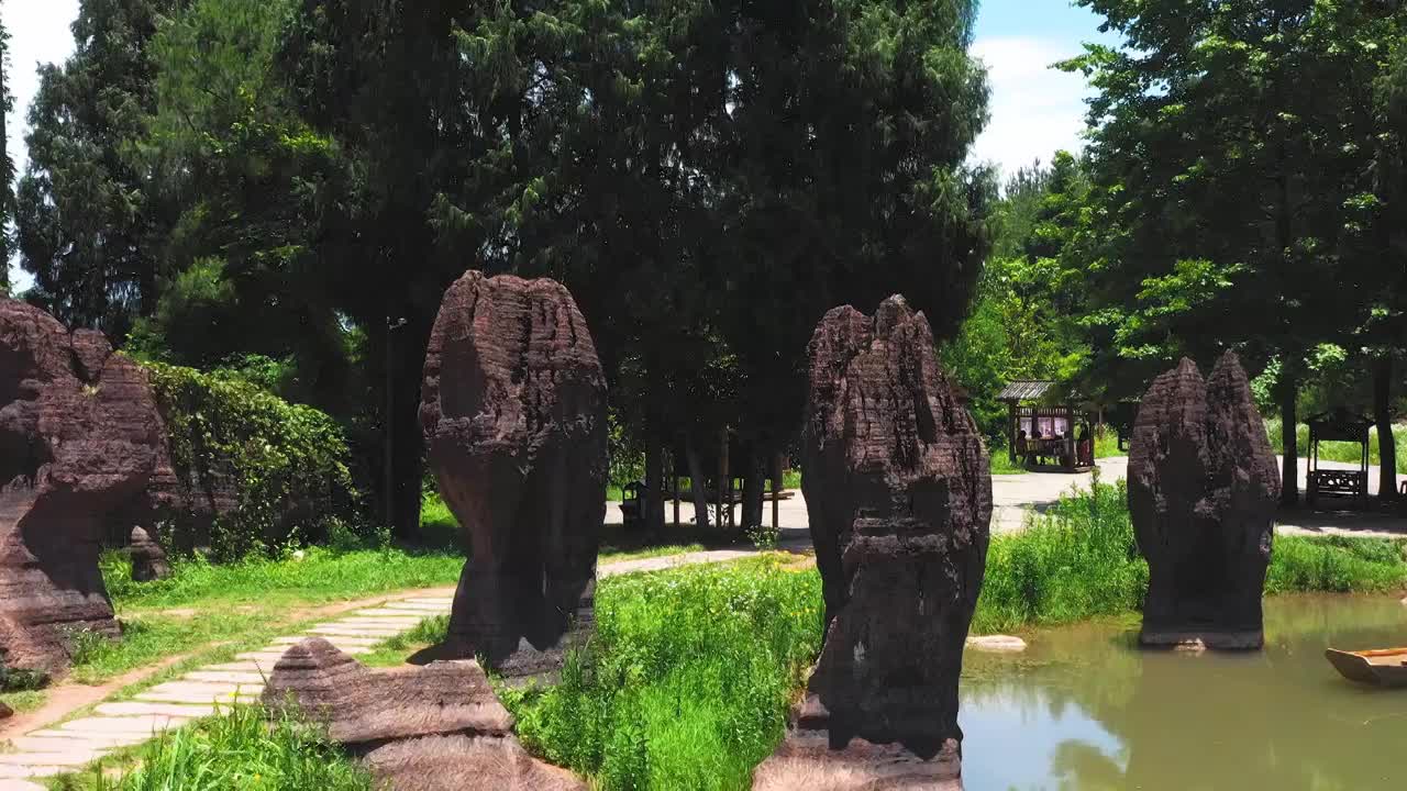 航拍湖南湘西土家族苗族自治州古丈县红石林景区户外风光视频素材