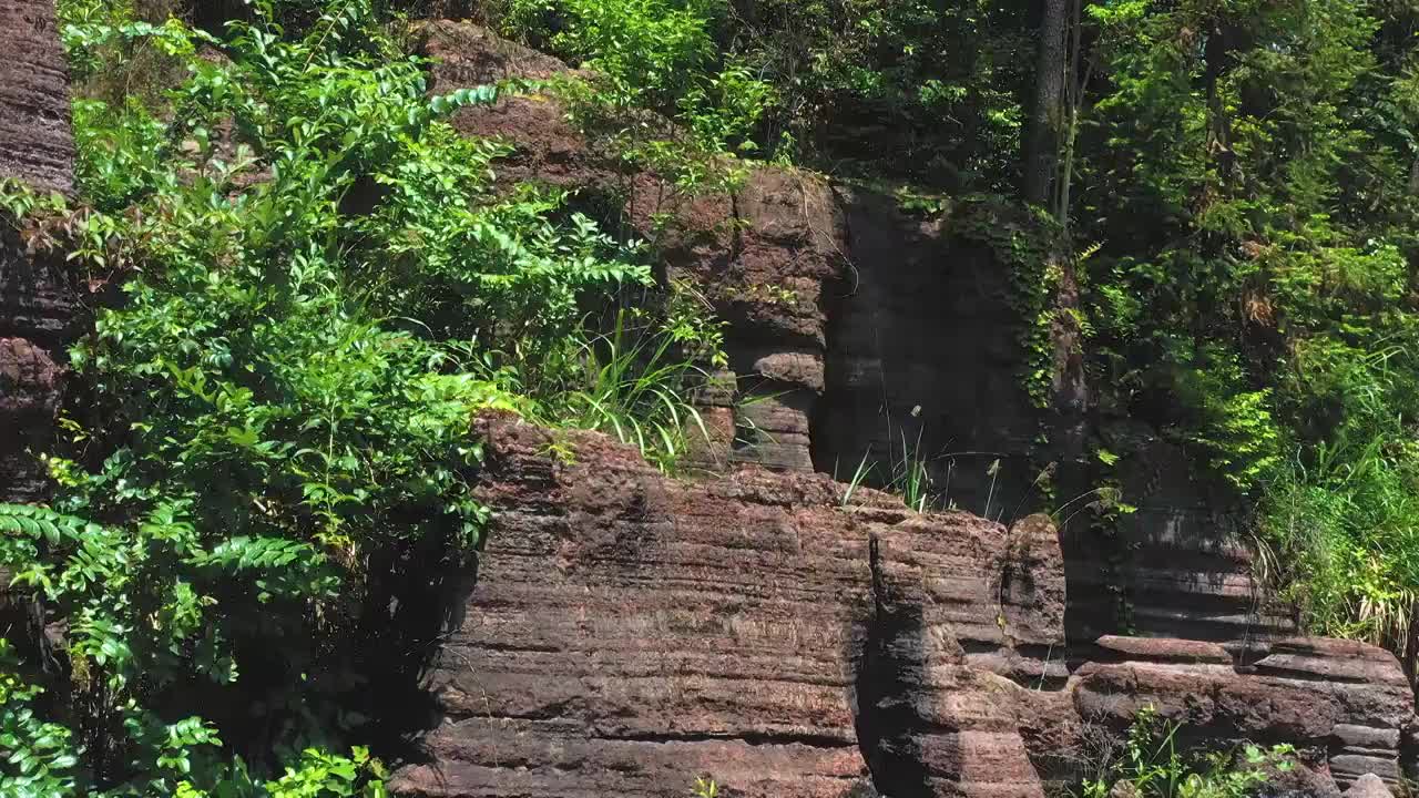 航拍湖南湘西土家族苗族自治州古丈县红石林景区户外风光视频素材