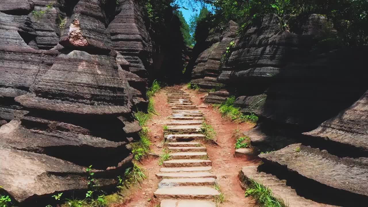 航拍湖南湘西土家族苗族自治州古丈县红石林景区户外风光视频素材