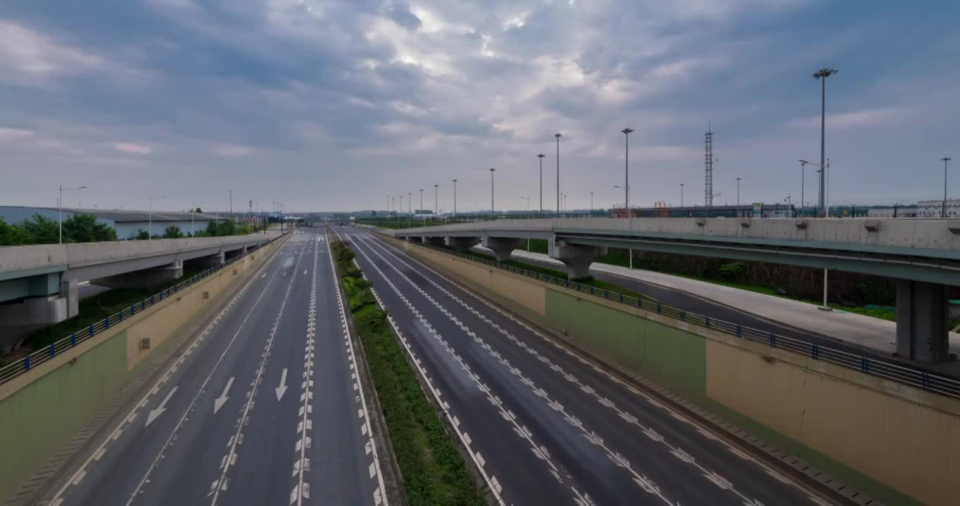 成都大件路双流机场段早高峰延时1视频下载