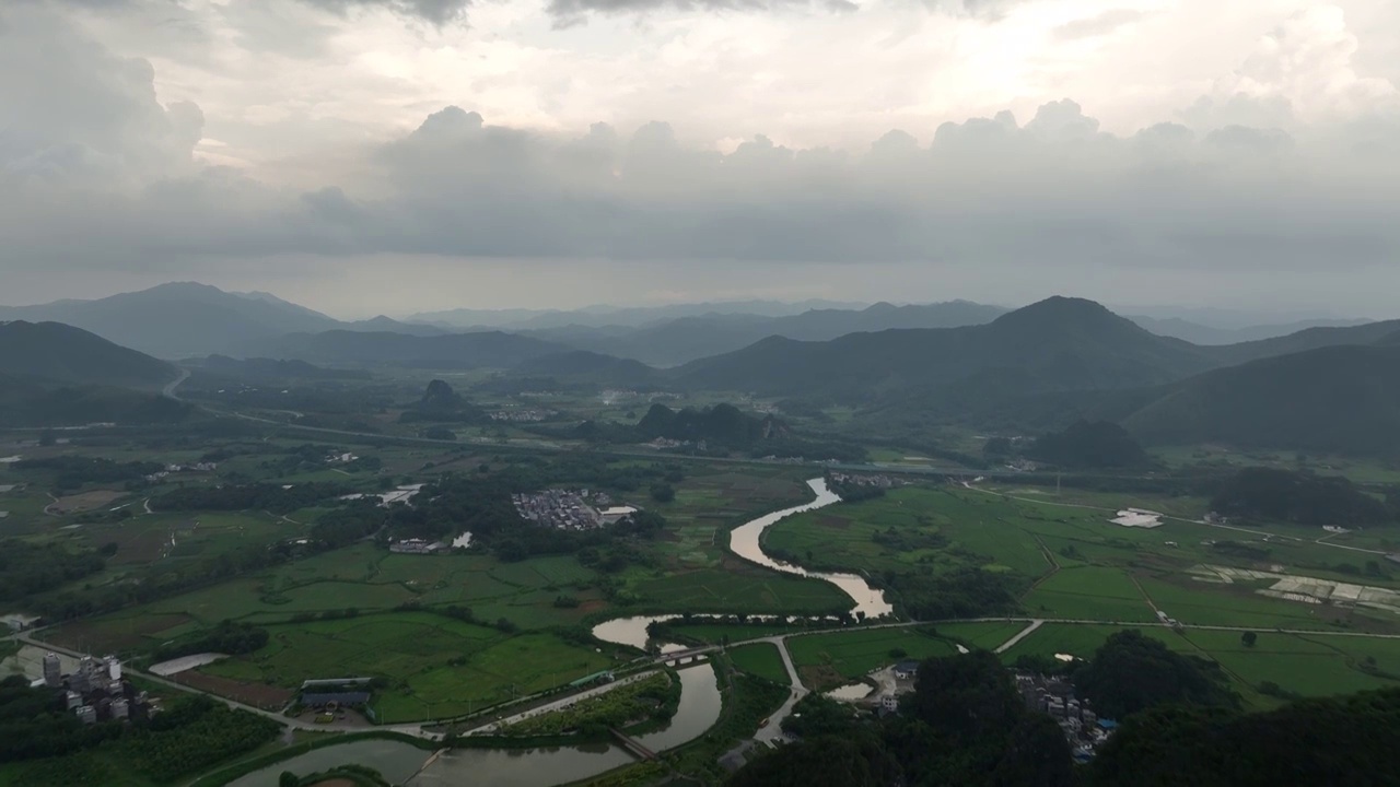 2023.8.13航拍广东清远英德英西峰林风景区视频素材