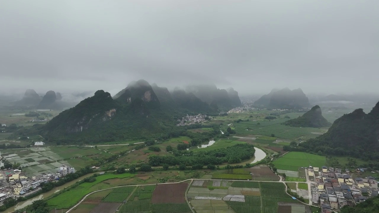 航拍广东清远市英德英西峰林风景区视频素材