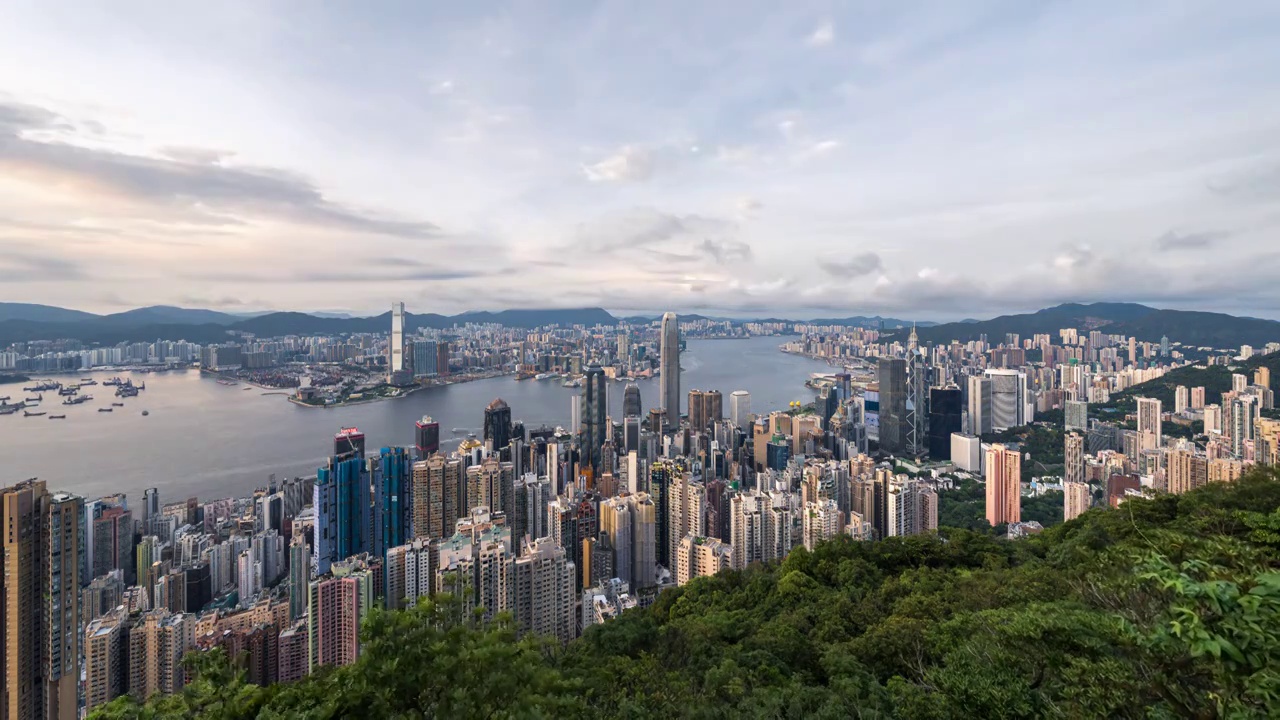 香港维多利亚港城市天际线日落亮灯延时视频素材