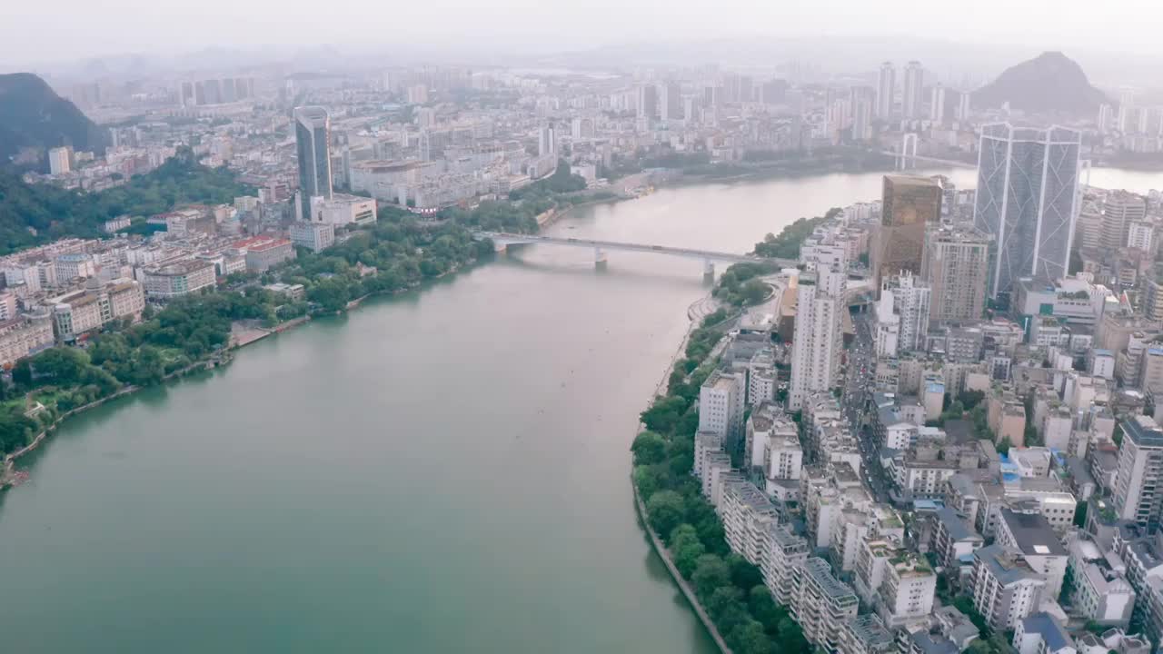 广西柳州江滨风景与柳江大桥航拍视频素材