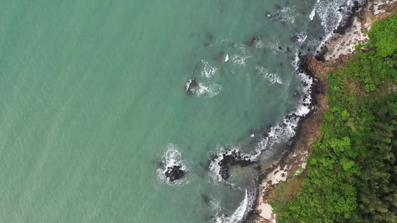 海南儋州火山岩海岸线视频素材