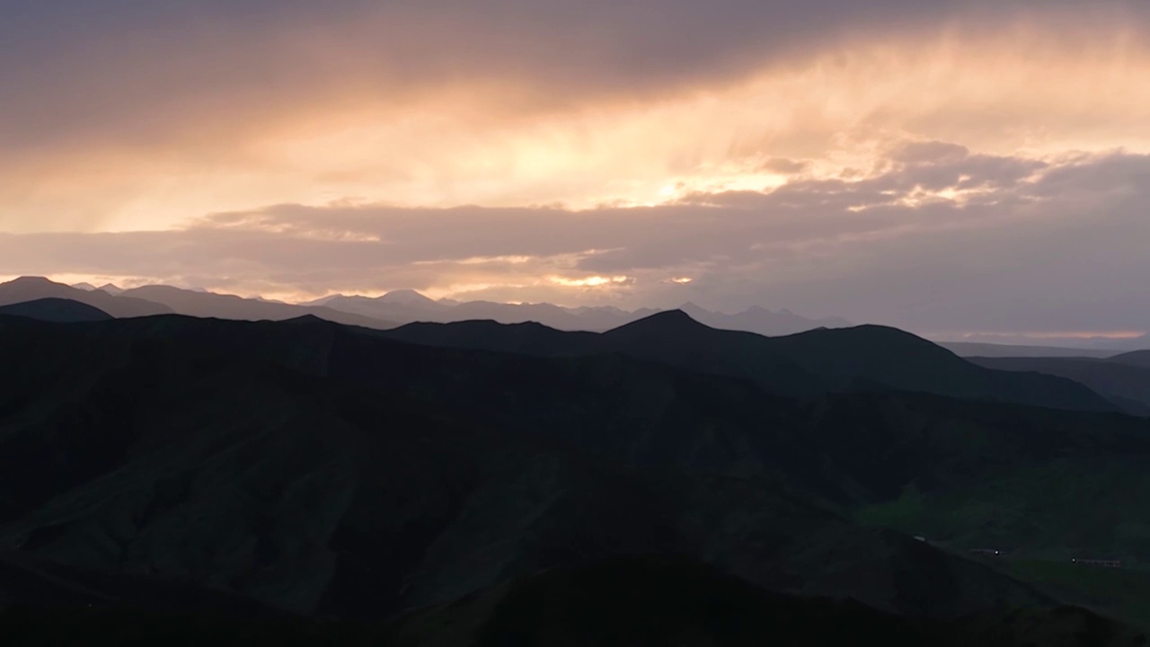 达坂山观景台雨后夕阳视频素材