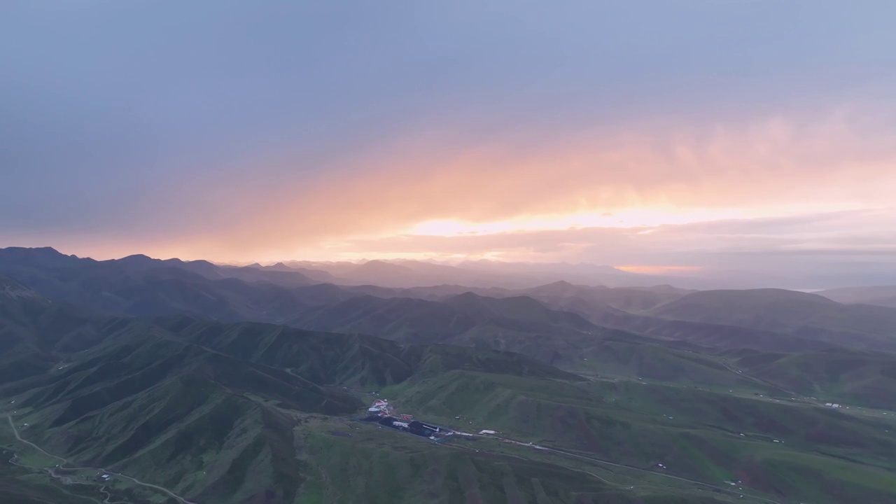 达坂山观景台雨后夕阳视频下载