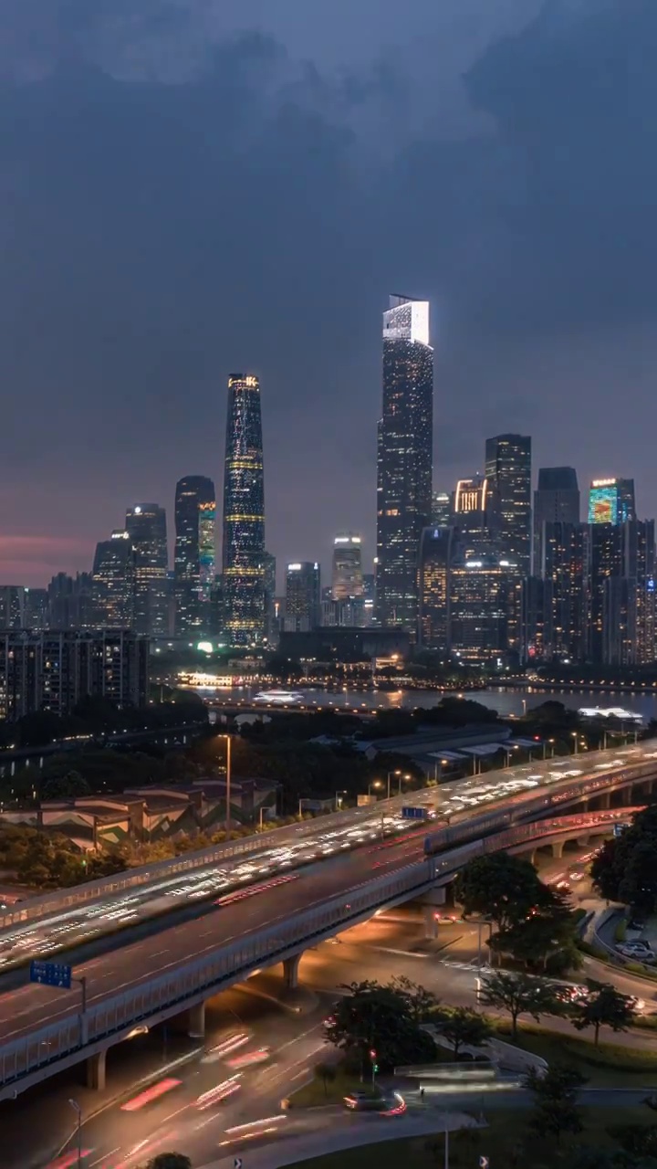 广州珠江新城的交通夜景视频素材