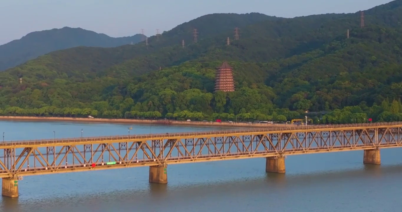 浙江省杭州市钱塘江六和塔晨曦日出视频素材