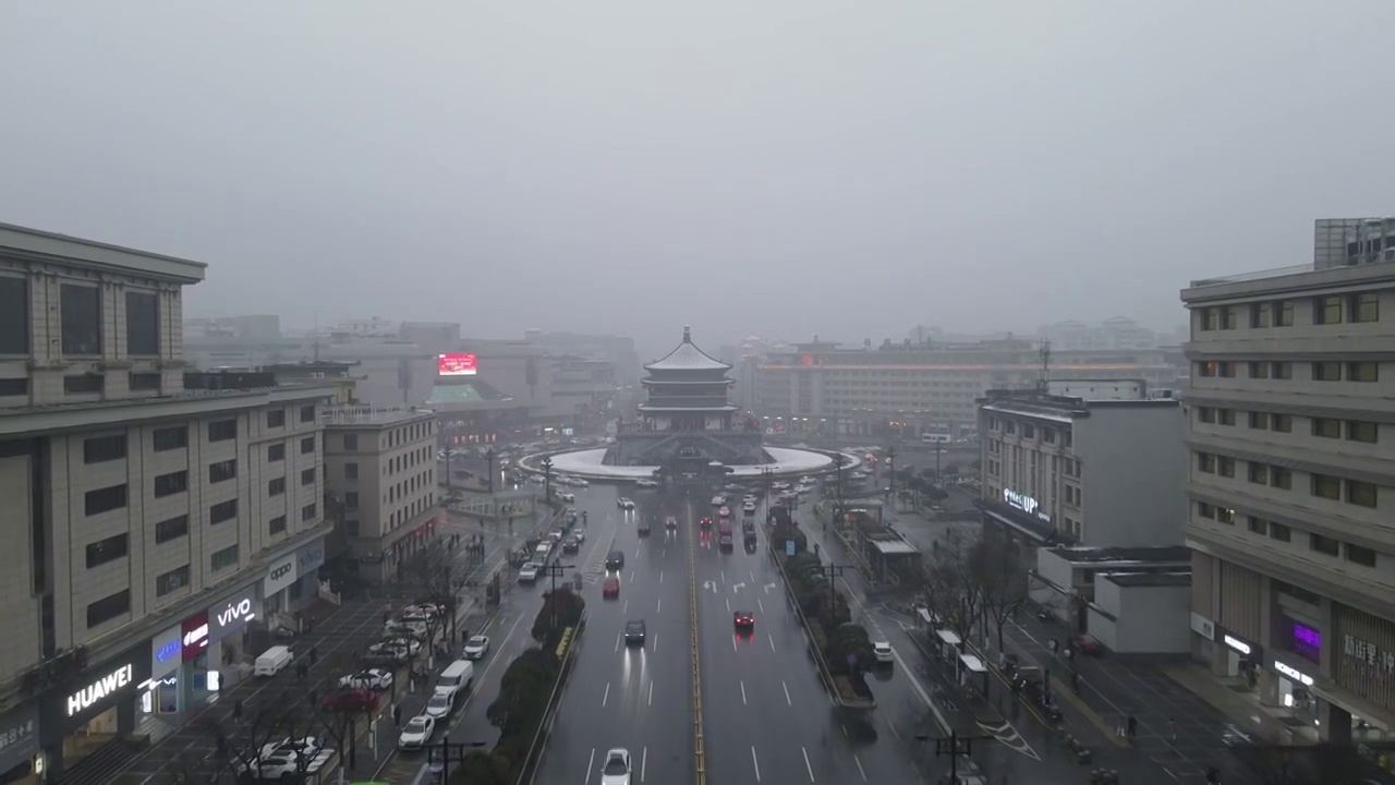 西安钟楼雪景夜景视频素材